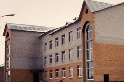 Горожане благодарят губернатора за возобновление строительства школы