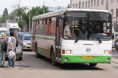 На Чапаева автобус №11 попал в ДТП. Пострадали трое