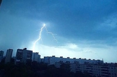 МЧС прогнозирует грозу и сильный ветер