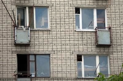 Пенсионерка разбилась при падении с третьего этажа