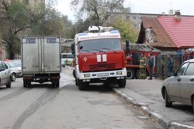 В центре Саратова произошел пожар в многоэтажном доме. Есть пострадавшие