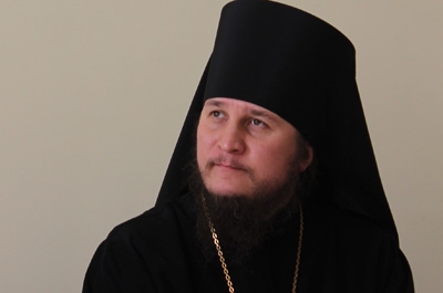 Епископ Пахомий: "Мне жалко людей, которые пилят кресты"