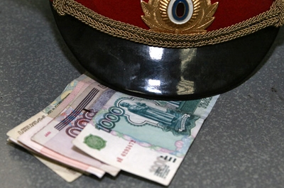 Владелец магазина предложил взятку капитану полиции