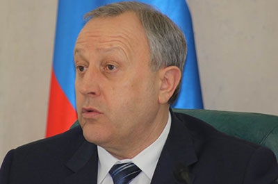 Губернатор призвал министра не "экспериментировать" на детях-сиротах