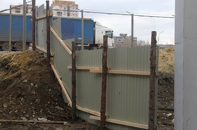 Прокуратура не будет требовать прекращения стройки на Топольчанской