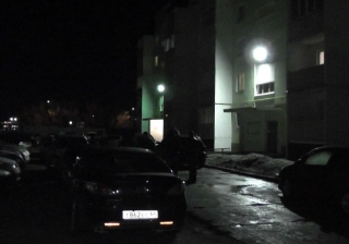 Подозреваемого в убийстве четырех человек доставили на место преступления