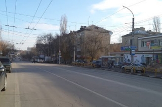 Площадь Орджоникидзе оцепили после сообщения о найденной гранате
