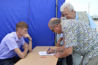 В Балакове активисты выступили против оплаты некачественного ремонта дорог