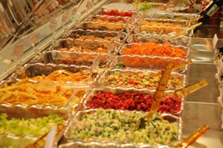 В "Палитре вкусов" обнаружили подпольный цех по производству салатов