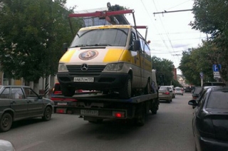 В центре Саратова эвакуировали автомобиль саентологов