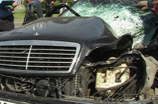 В столкновении "Mercedes" и "ВАЗа" пострадал мужчина