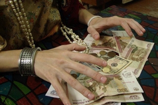 За "снятие порчи" женщина отдала мошенникам 770 тысяч рублей