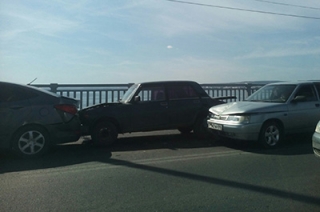 На мосту "Саратов – Энгельс" произошло массовое ДТП