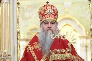 Министр поблагодарил митрополита Лонгина за 12-летнее служение