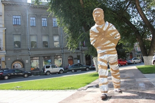 Для открытия памятника в честь Олега Табакова ограничат стоянку на Театральной