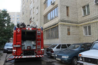 Пожар в доме на Челюскинцев потушен