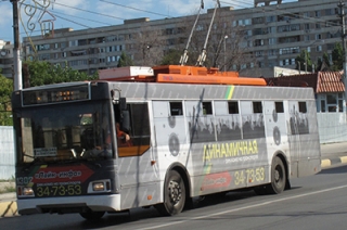 Пожилой мужчина госпитализирован после падения в троллейбусе