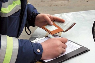 Штрафы за нарушение ПДД в Саратове предложено пустить на ремонт дорог