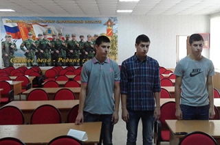 В Вольске на контрактную службу поступили три брата-близнеца