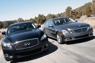 У села Генеральское столкнулись "Mercedes" и "Infiniti"