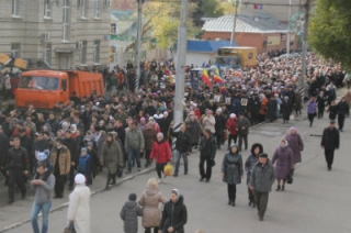 В Саратове верующие совершили праздничный Крестный ход