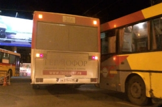 В Саратове столкнулись два маршрутных автобуса
