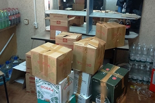 Полицейские изъяли 3200 бутылок алкоголя и 4210 пачек сигарет