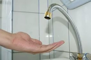 В трех саратовских поселках на неопределенный срок отключили воду