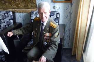 Губернатор и министры лично поздравили ветерана Георгия Фролова с юбилеем