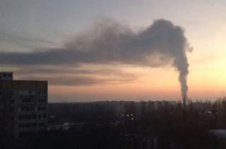 Крупный пожар уничтожил склад в Заводском районе
