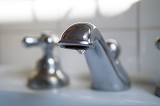 Из-за отсутствия воды жители поселка готовы перекрыть трассу на Балаково
