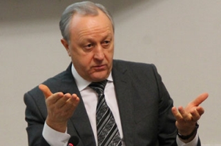 Валерий Радаев не планирует покупать отечественные авто для чиновников