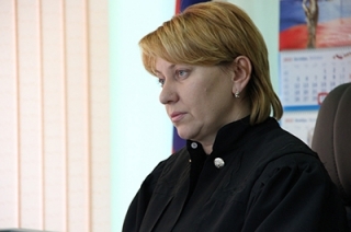 Власти Саратова добиваются сноса пристройки к автосалону "Фольксваген"