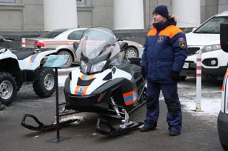 На Театральной площади выставлена техника спасателей