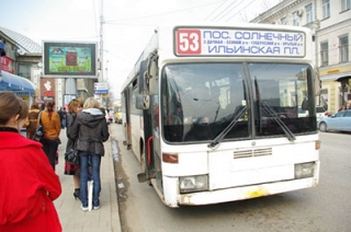 В Кировском районе под колесами автобуса пострадала женщина