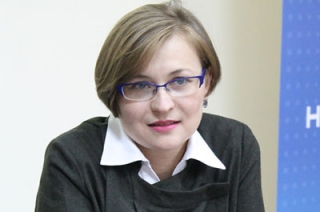 Людмила Бокова получила экземпляр цитатника Владимира Путина