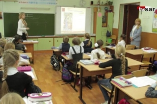 Видеосюжет. Поборы в школах: образование под звон монет и шелест купюр