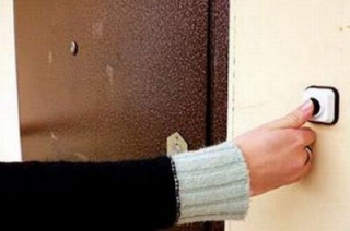 Лжесоцработники похитили 40 тысяч рублей у 91-летней женщины
