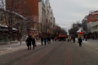 Ночью с проспекта Кирова вывезли еще 1400 кубометров снега