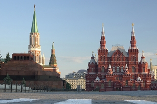 Губернатор вновь уехал в Москву