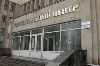 Мать найденного в мусорке младенца планирует забрать его домой