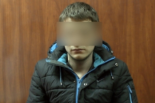 В Саратове таксист избил и ограбил прохожего