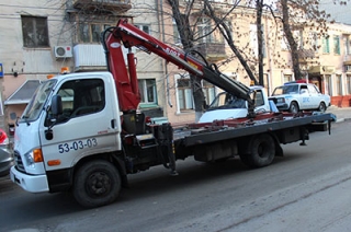 Вечером будут эвакуировать автомобили с улицы Вольской