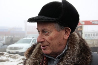 Александр Ландо возмущен качеством одежды на Привокзальном рынке