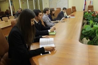 Предложено создать НКО-инкубаторы для поддержки молодежи