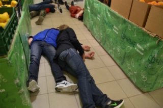 Участников "обморочной" акции против роста цен задержала полиция