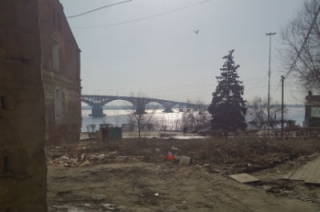 Саратовцы жалуются на несанкционированную помойку возле Набережной