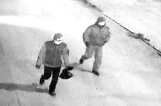 Участники налета на аптеку попали в камеру видеонаблюдения