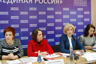 Ольга Баталина увидела в Саратовской области "много эффективных НКО"