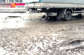 Убийственные саратовские дороги попали в сюжет "Времени"